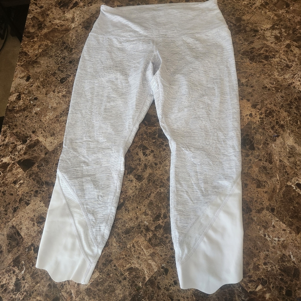 Lululemon Wunder Under Scalloped Hem High-Rise White and Gray 12